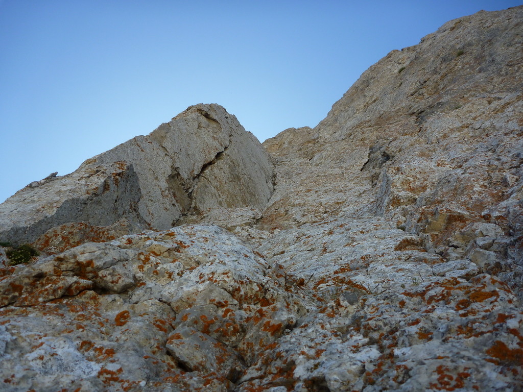 Dièdre blanc ( à contourner par le droite)