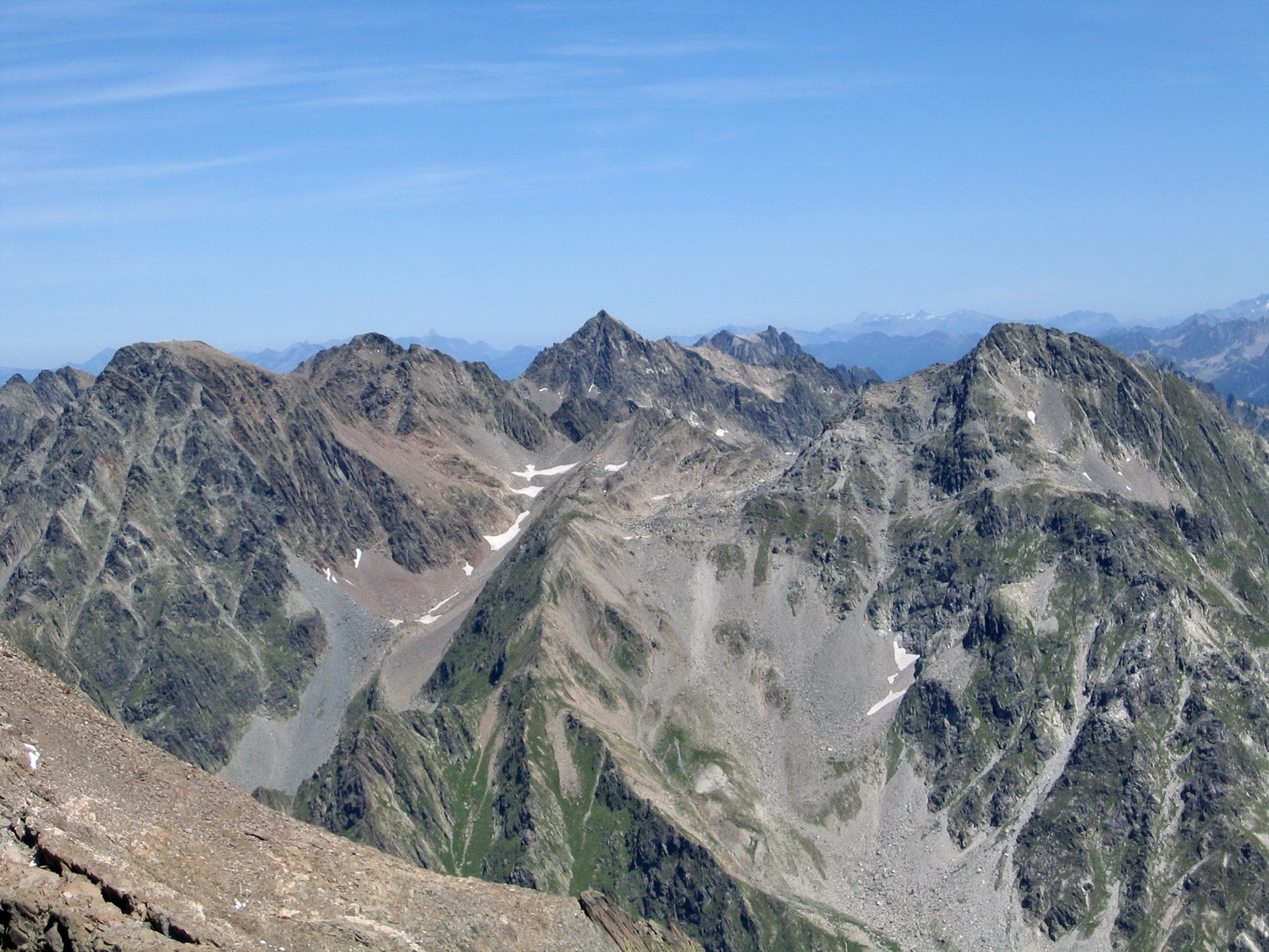 le puy gris et les dents du midi, du sommet