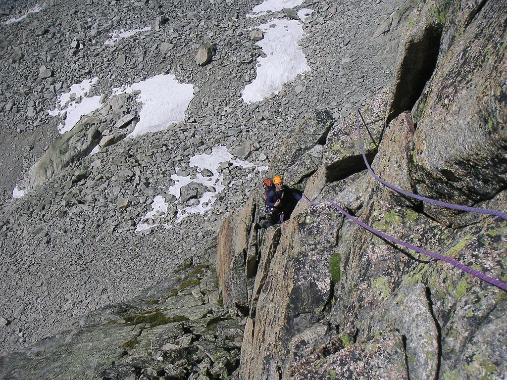 Aiguille de la cabane - au bon accueil - 3ieme longueur