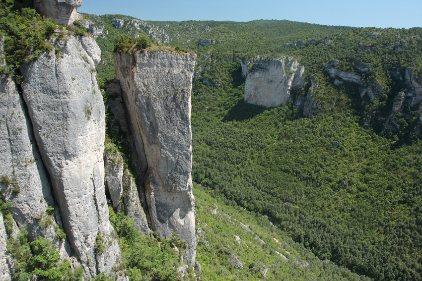 vue du sommet de la voie sur la roche décolée
