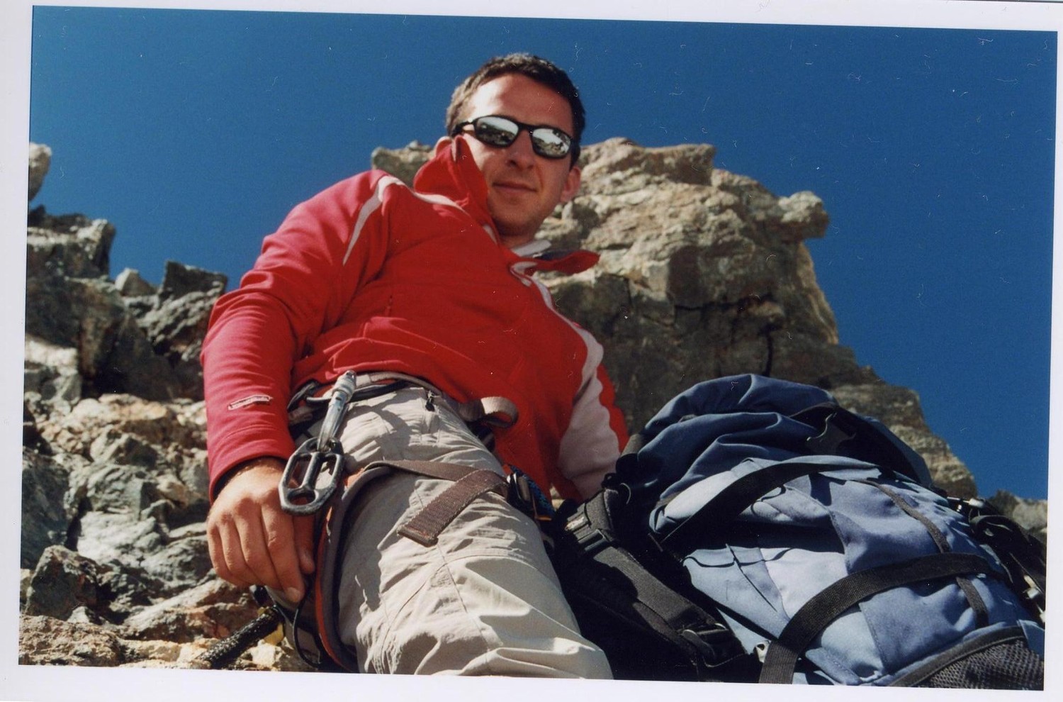 Au relais, pour installer le rappel de descente