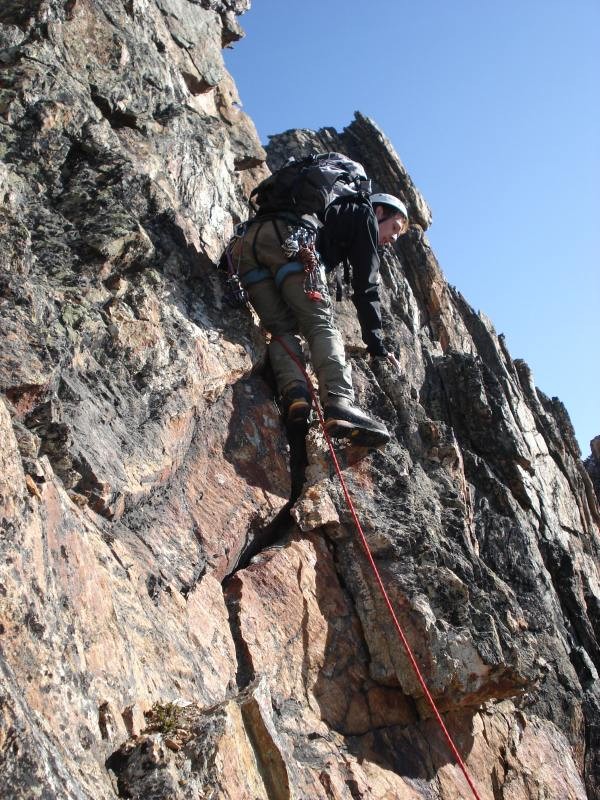 Traversée délicate dans la première partie de l'arête