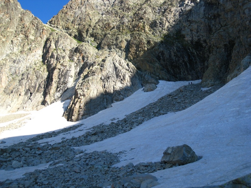 La vire d'accès à la brèche..