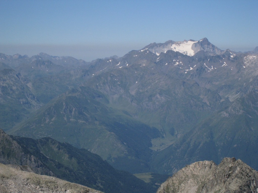 Au loin, le Vignemal