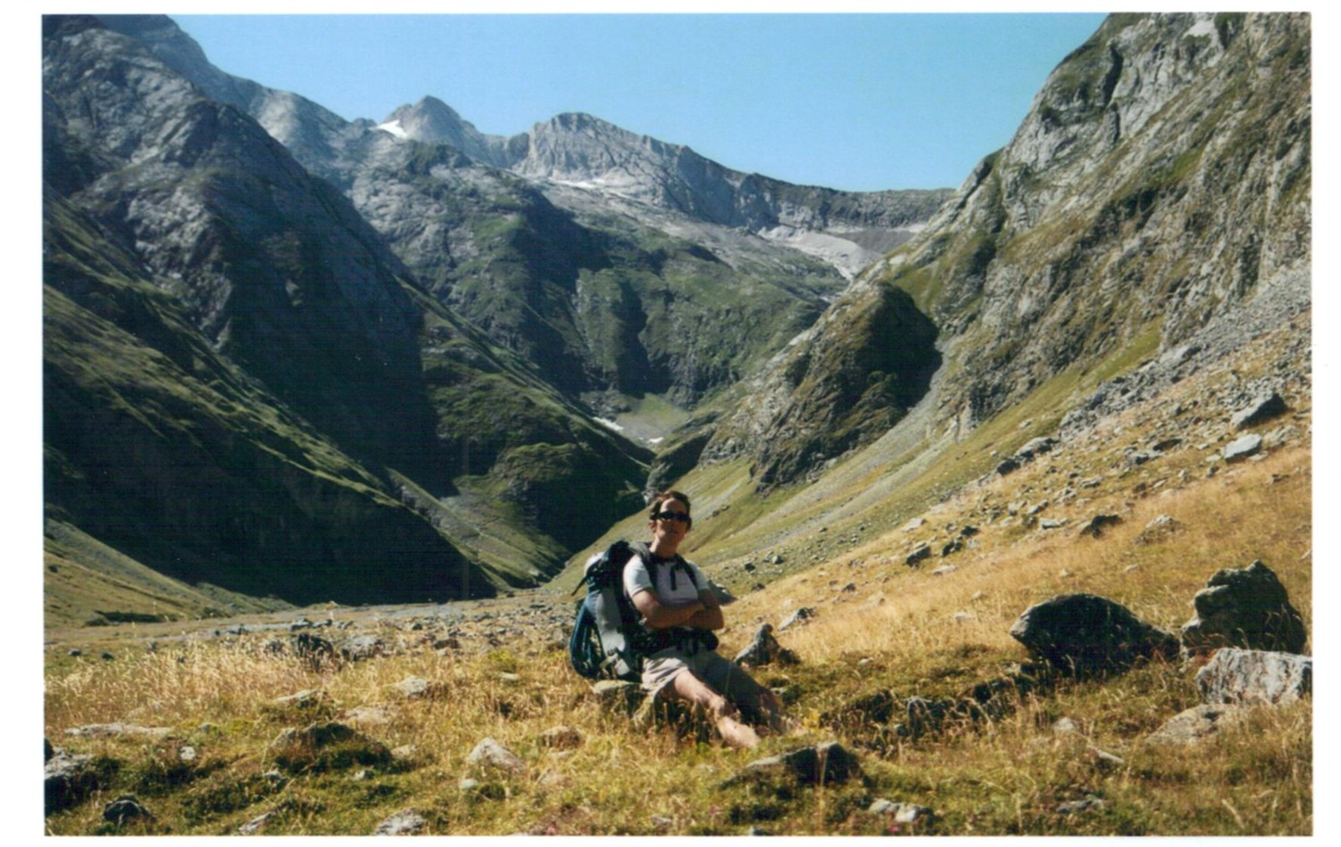 au départ, avec le petit Vignemale en fond (mais versant sud)