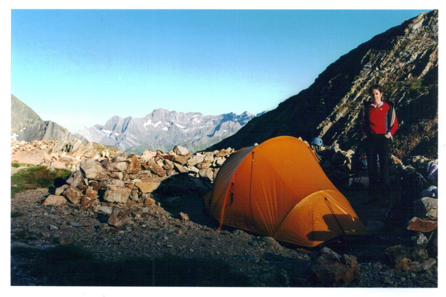Au campement, les sommets de Gavarnie dans la lumière du soir
