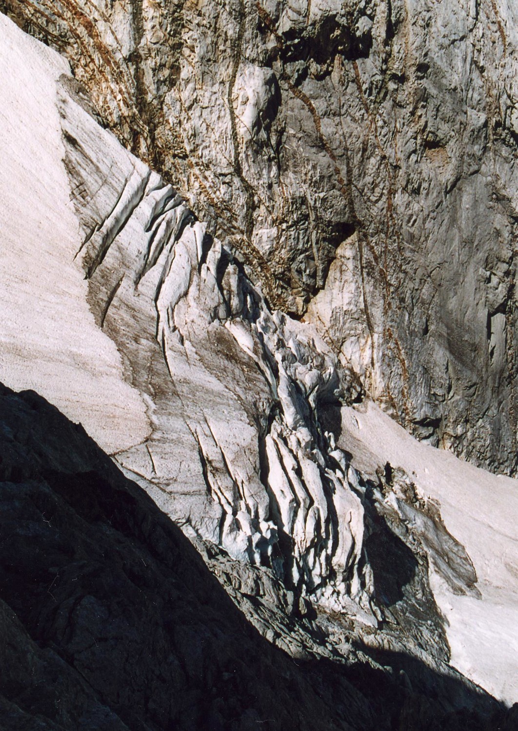 Les séracs du Petit Vignemale, que l'on découvre en rejoignant l'arête