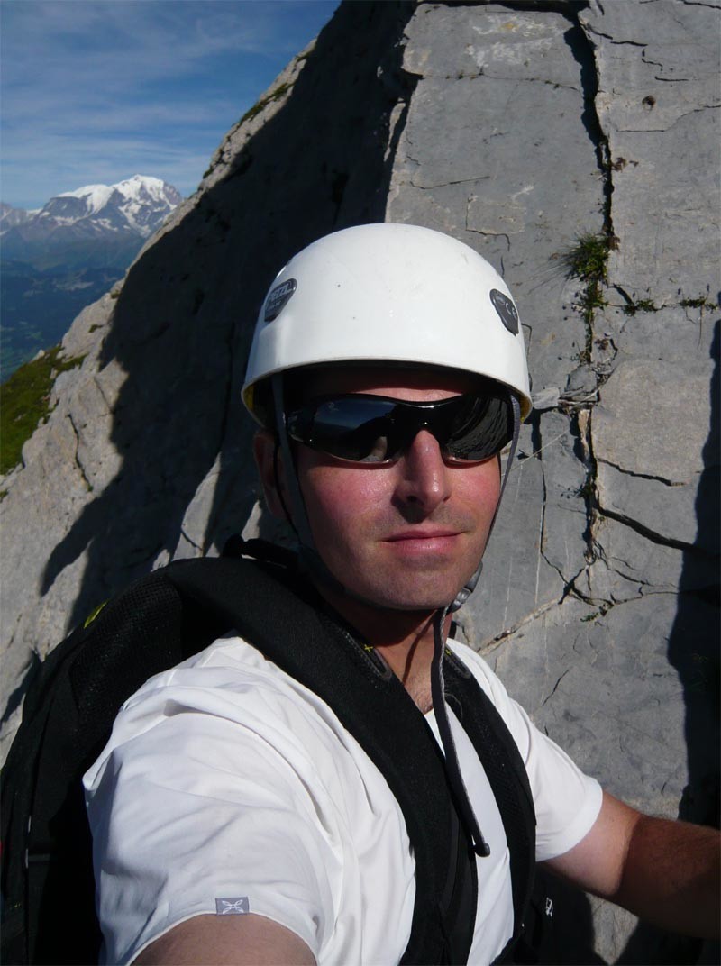 Mont blanc au loin mais pas le temps de sourire ou je vais lâcher l’appareil photo ou la prise…