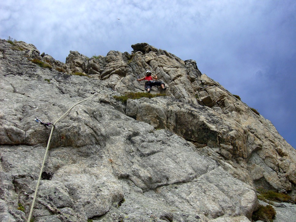 Clara dans la 2éme longueur en 6a