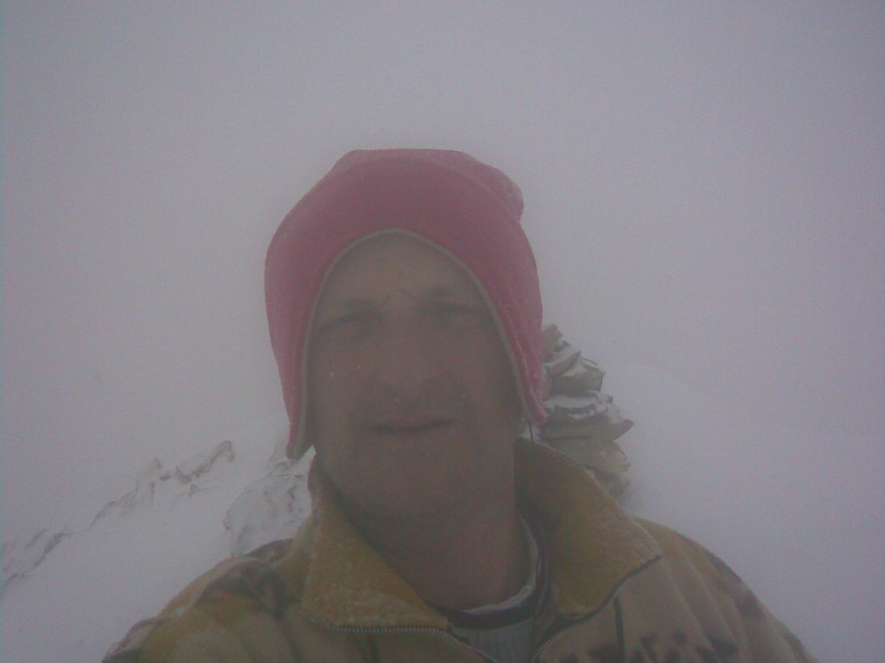 Autoportrait brumeux au sommet