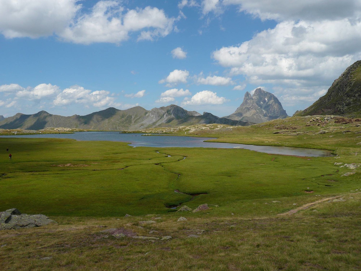 Lac d'Anayet et Pic du midi d'O