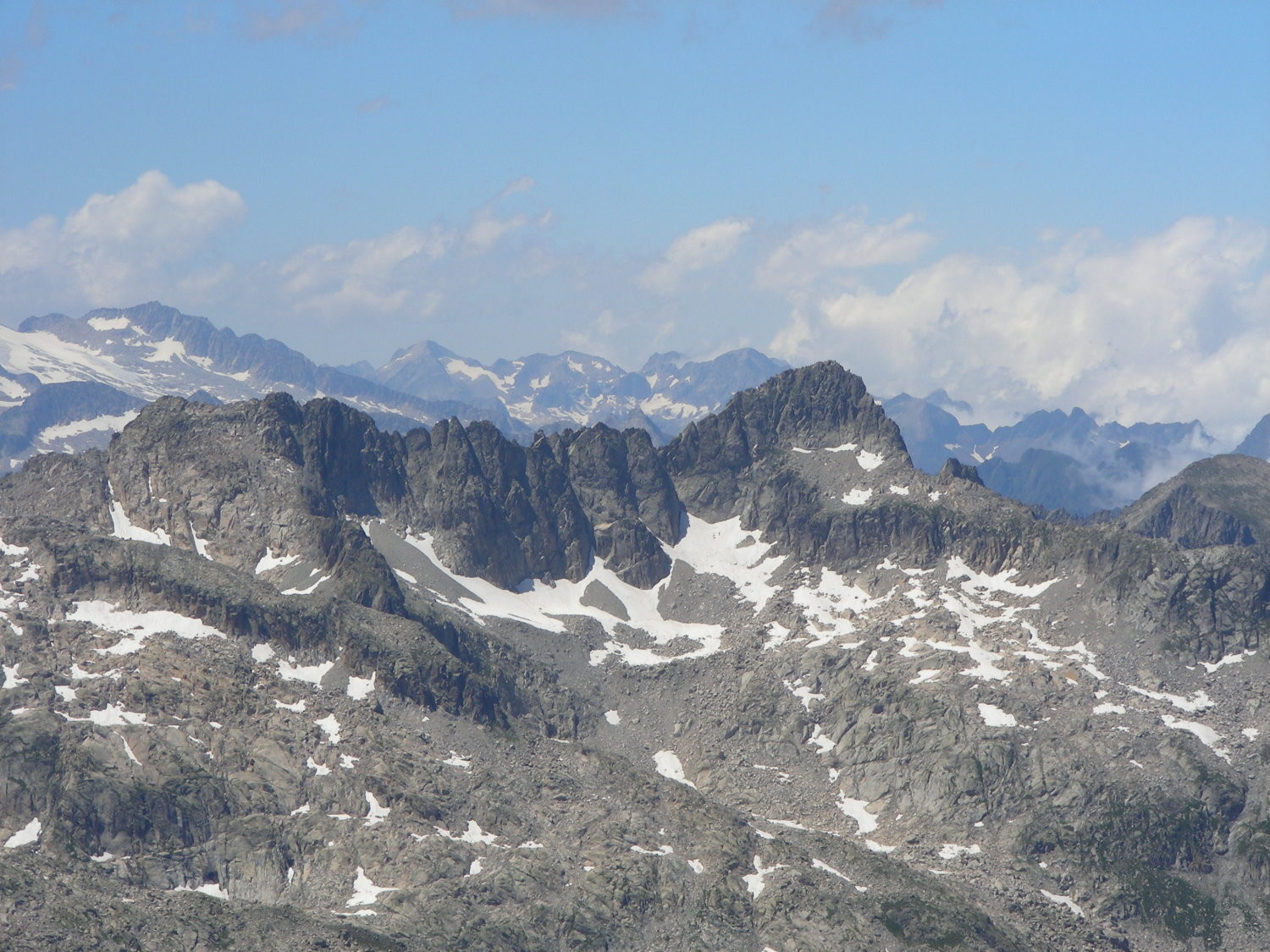 Les arêtes des Besiberri vue de la Punta Alta