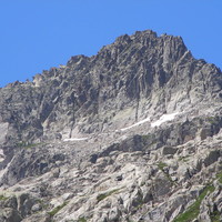La face E du Besiberri N et profil de l'arête NE (normale)