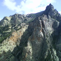 Roc de Mariailles (Notre voie à nous est bien plus à droite et derrière)