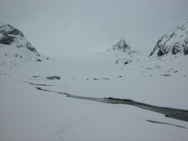 La moraine glacière du Baounet sous la neige