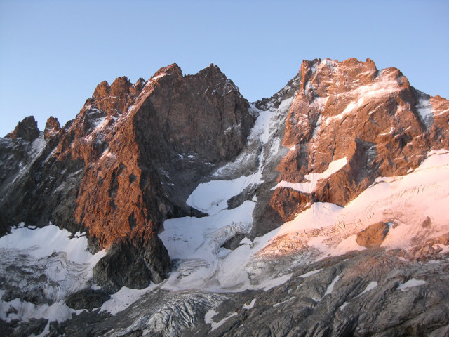 La Grande Ruine et Roche Méane depuis le refuge du Pavé