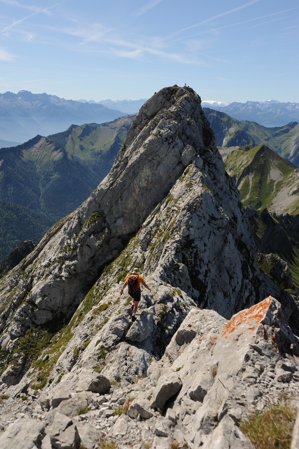 sur l'arête nord avant d'atteindre le sommet de l'Arcalod
