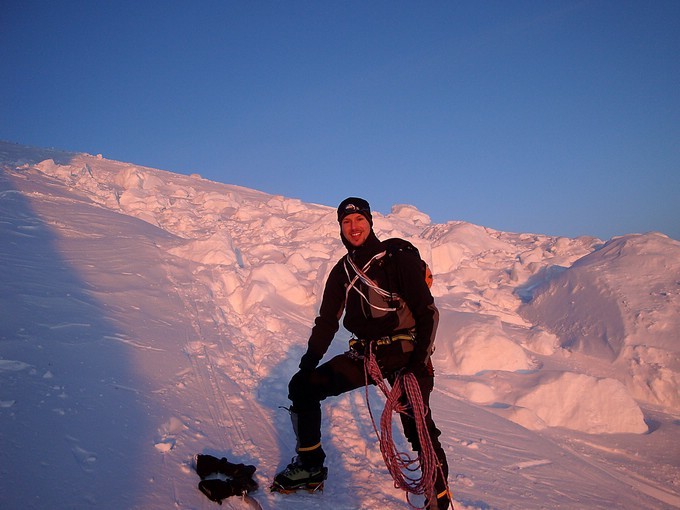Thomas au départ des premières longueurs en neige