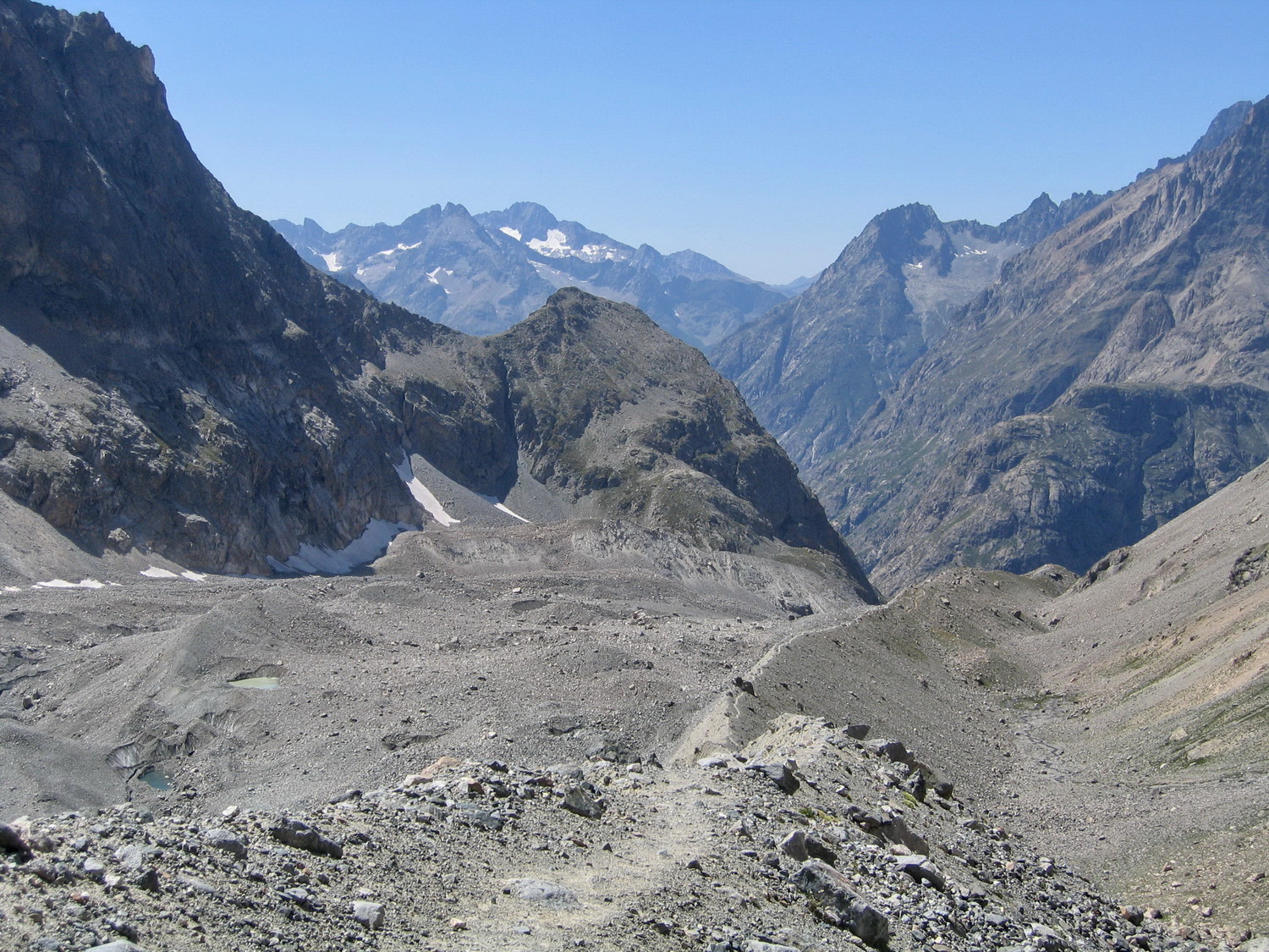 moraine de bonnepierre, au fond la muzelle
