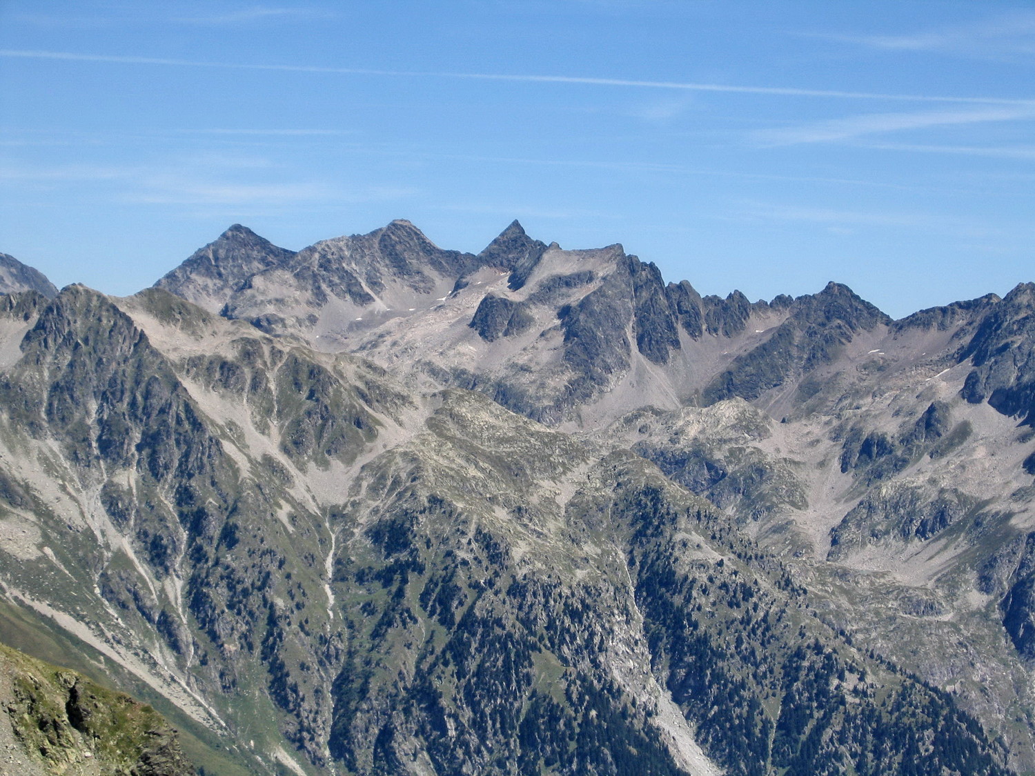 le rocher blanc, de la bréche de roche fendue