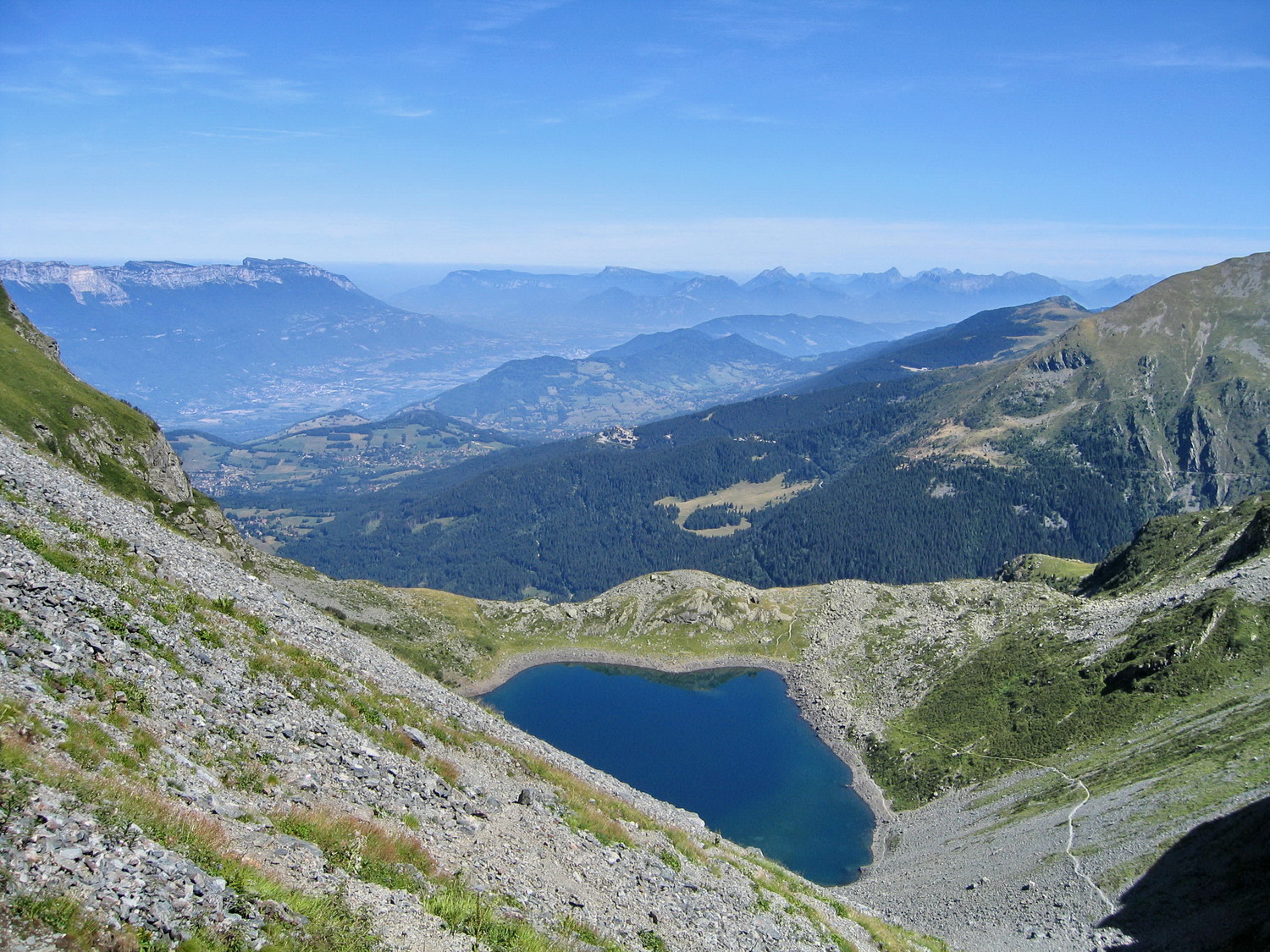 lac de crop et bauges, du pas de la mine de fer