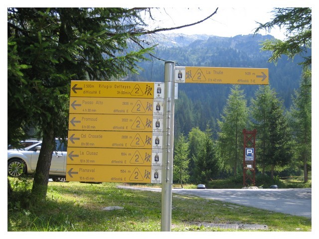 Panneau indicateur du refuge Deffeyes
