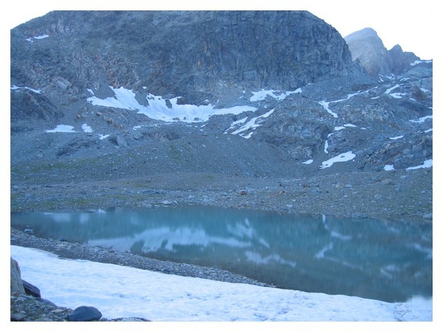 Lacs et moraine au glacier des ussullettes
