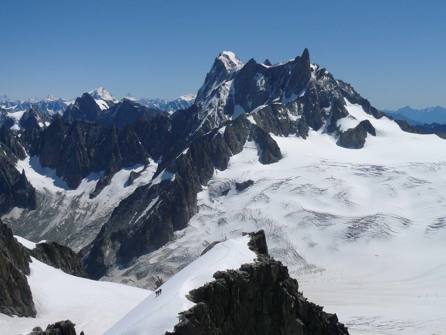 Des cordées suivent