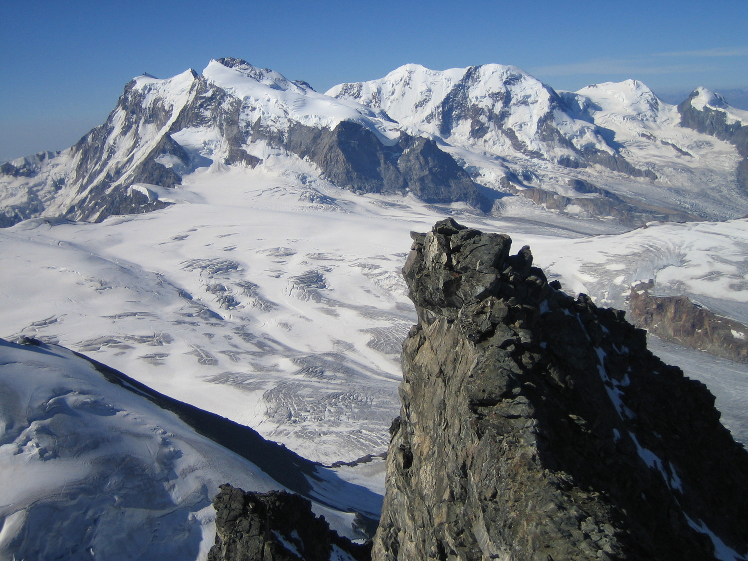 L'antécime et le massif du Mont Rose