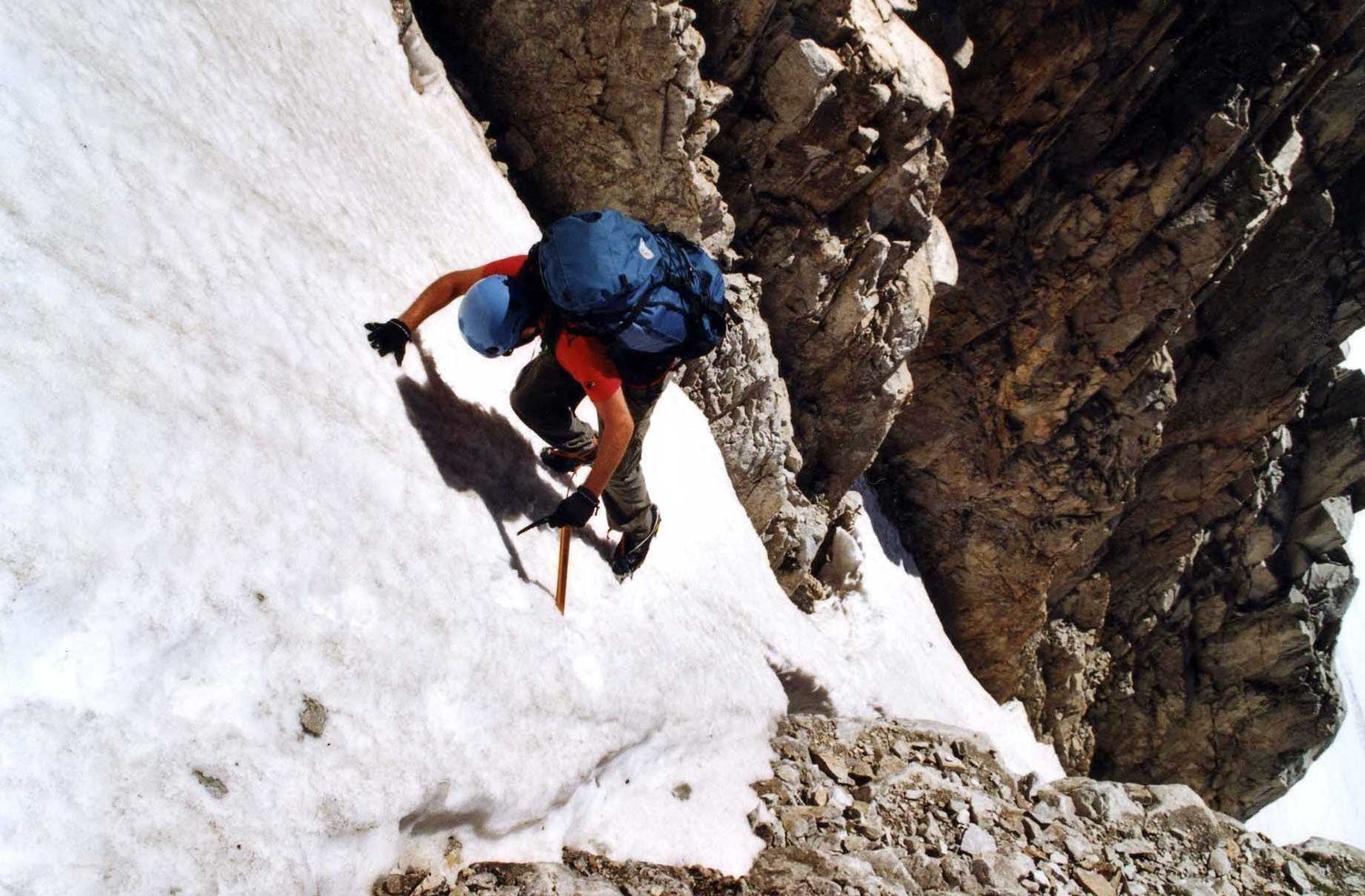 Le couloir se redresse, un deuxième piolet n'aurait pas été de refus