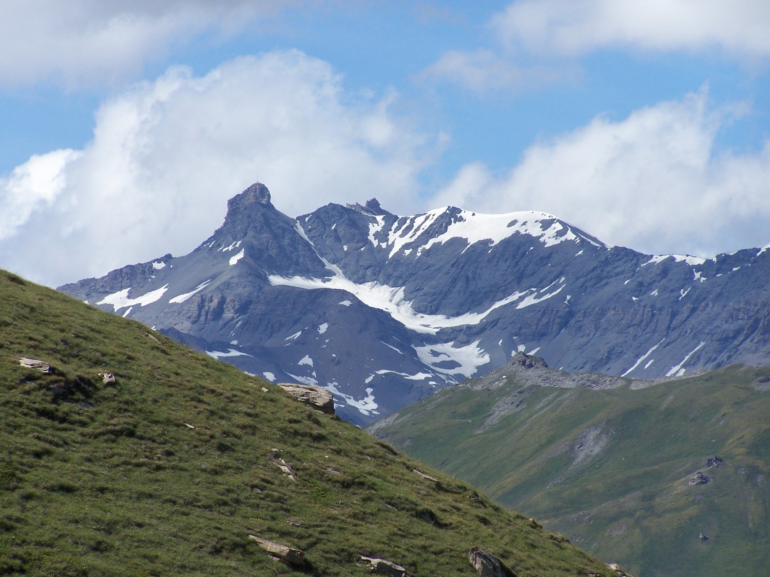 Gd Roc Noir et le glacier de Pisselerand, en montant au Guisalet.