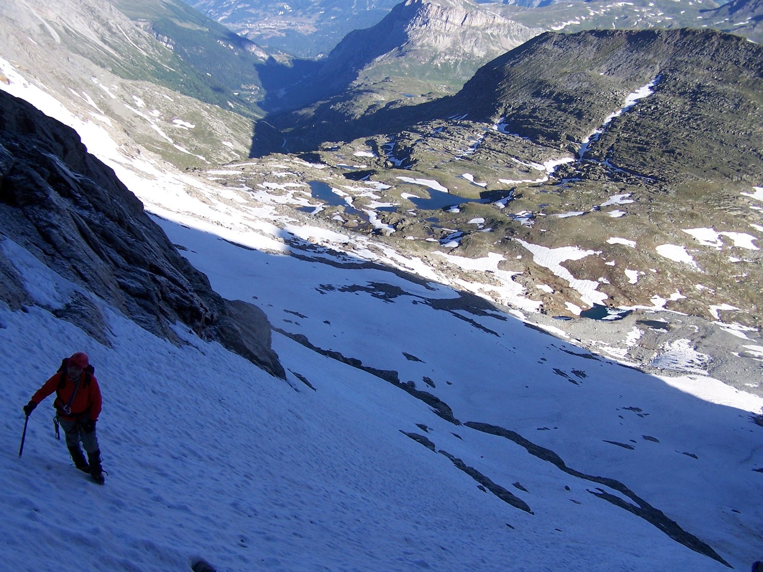 Jérôme dans la face N du Mt Guisalet, au fond le vallon d'Ambin
