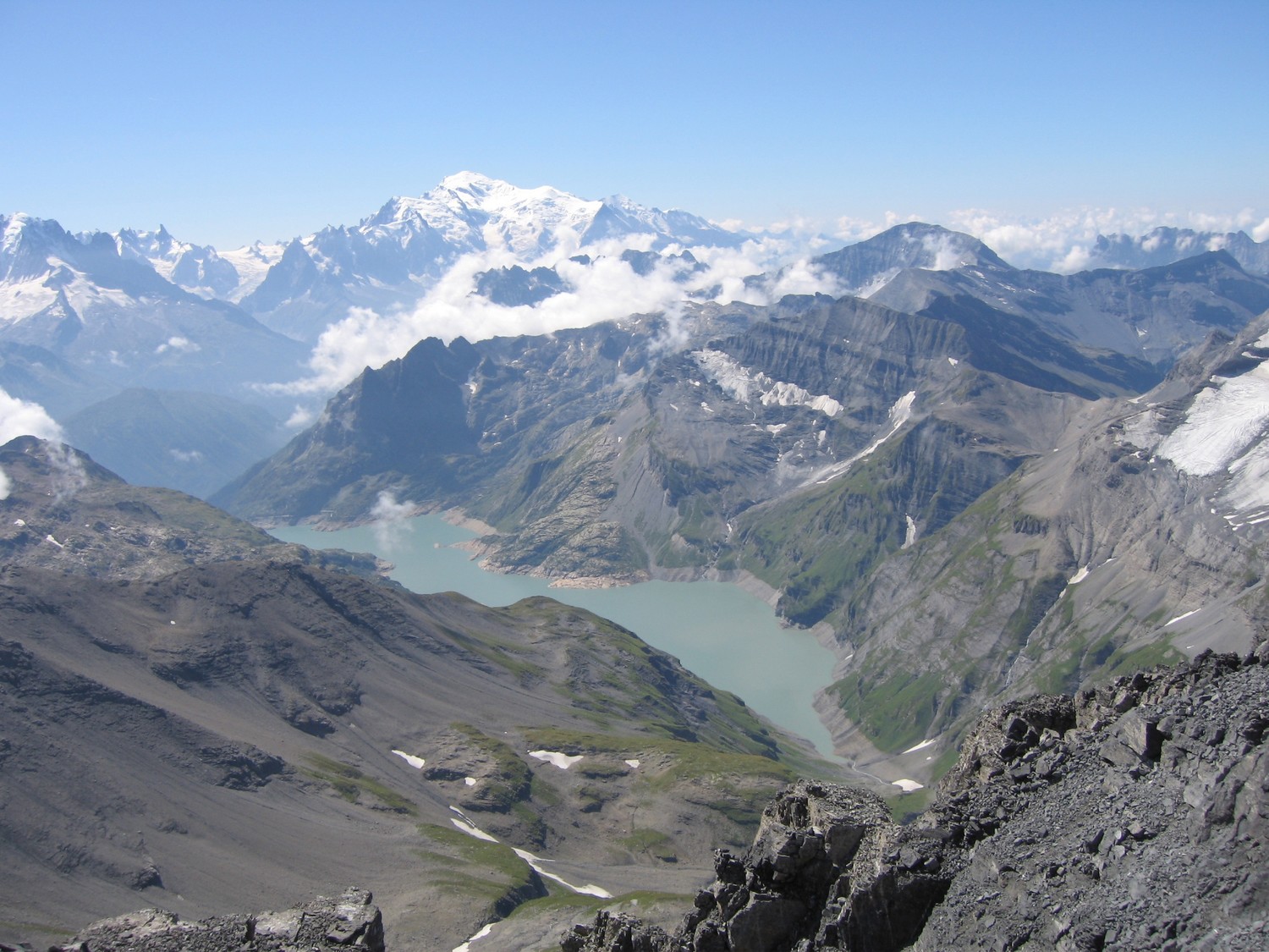 et le Mont Blanc ... avec vue sur le barrage d'Emosson