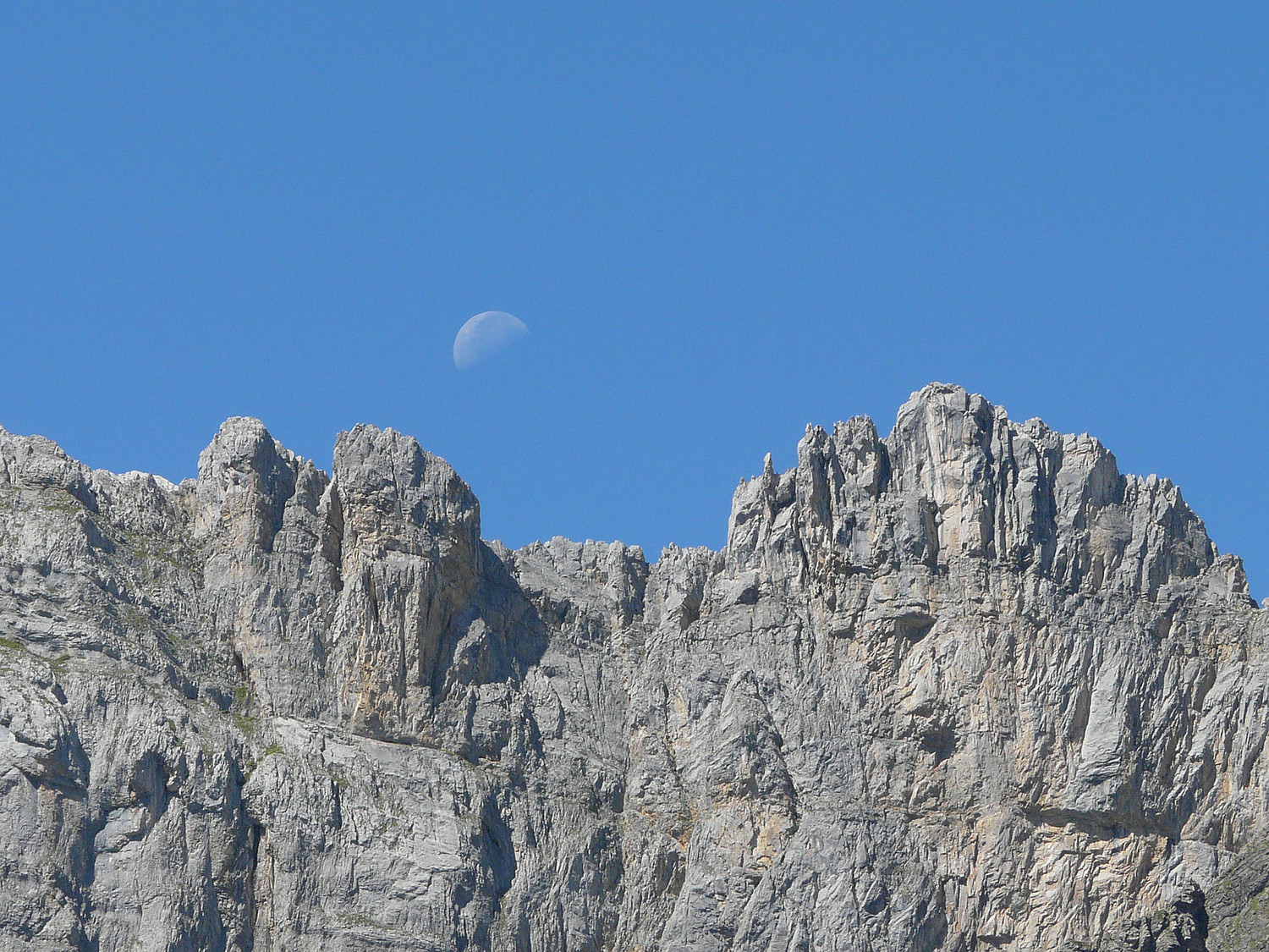 La Carmélite dans la lune