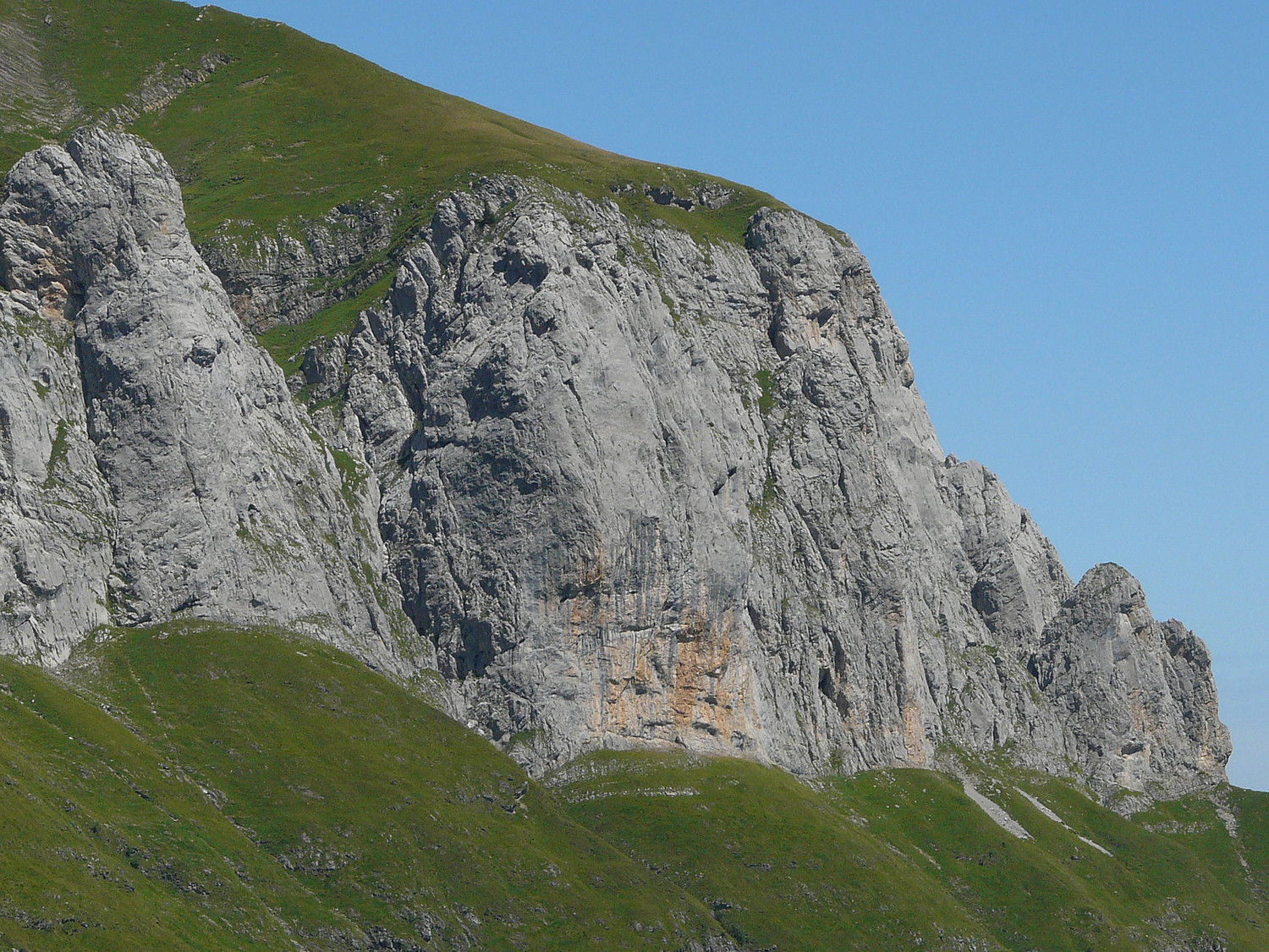 Les Tours d'Areu (à droite)