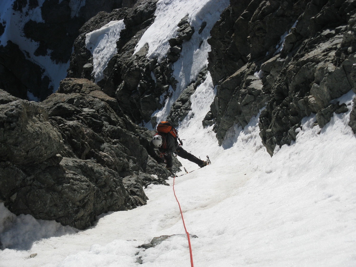 Y en a marre de cette neige. Claire s'offre un petit passage en mixte ;-)