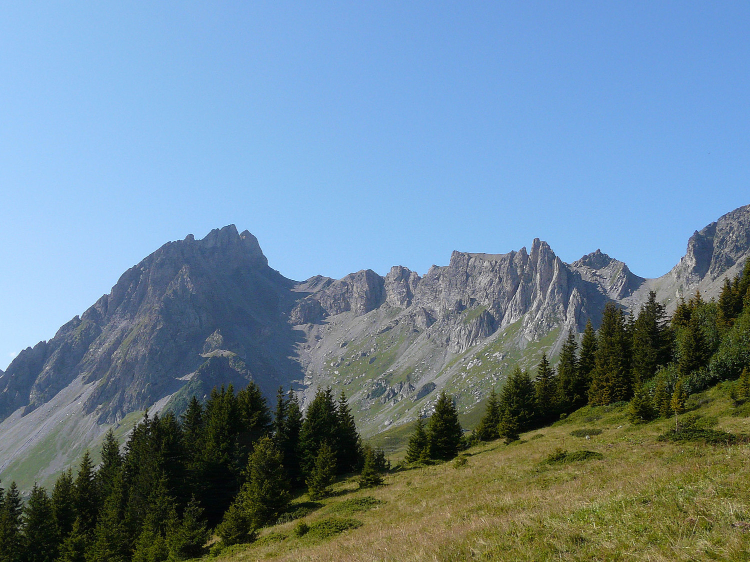 Aiguille de la Pennaz, le col des Chasseurs, Roches Franches, col de la Cicle