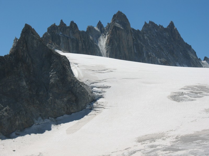 Vue sur les Aiguilles Dorées