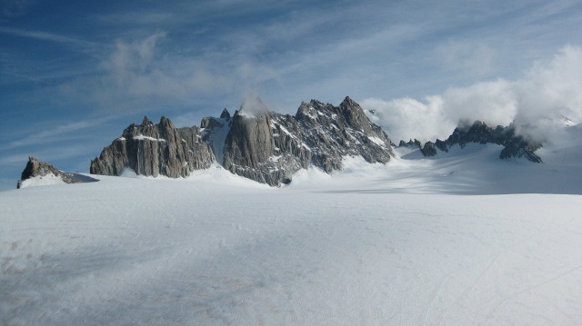 Aiguilles Dorées depuis la cabane du Trient