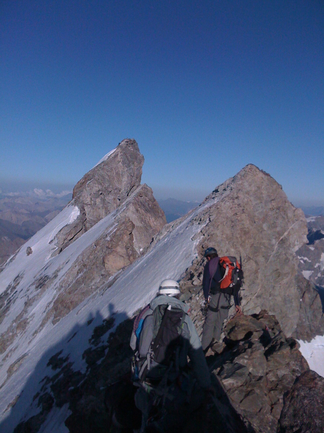 1ère dent et vue sur le Doigt de Dieu