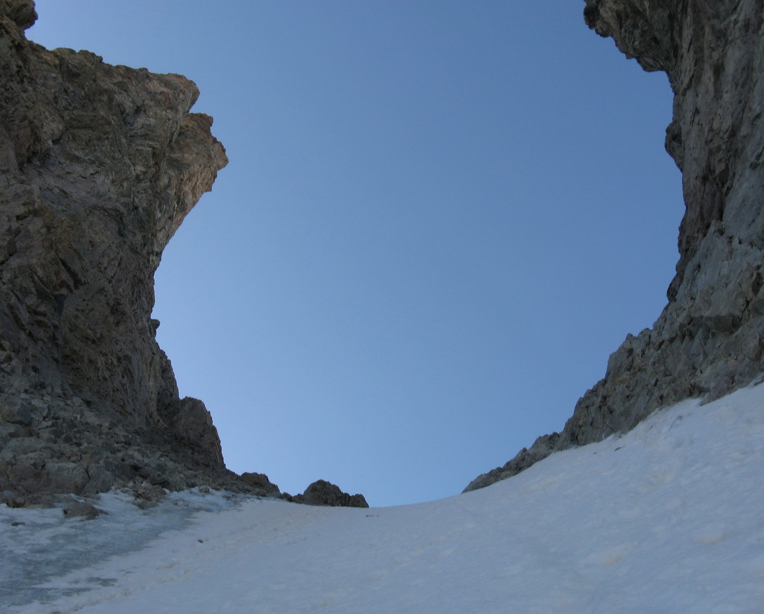 Le col est juste au dessus. Tout un mythe!