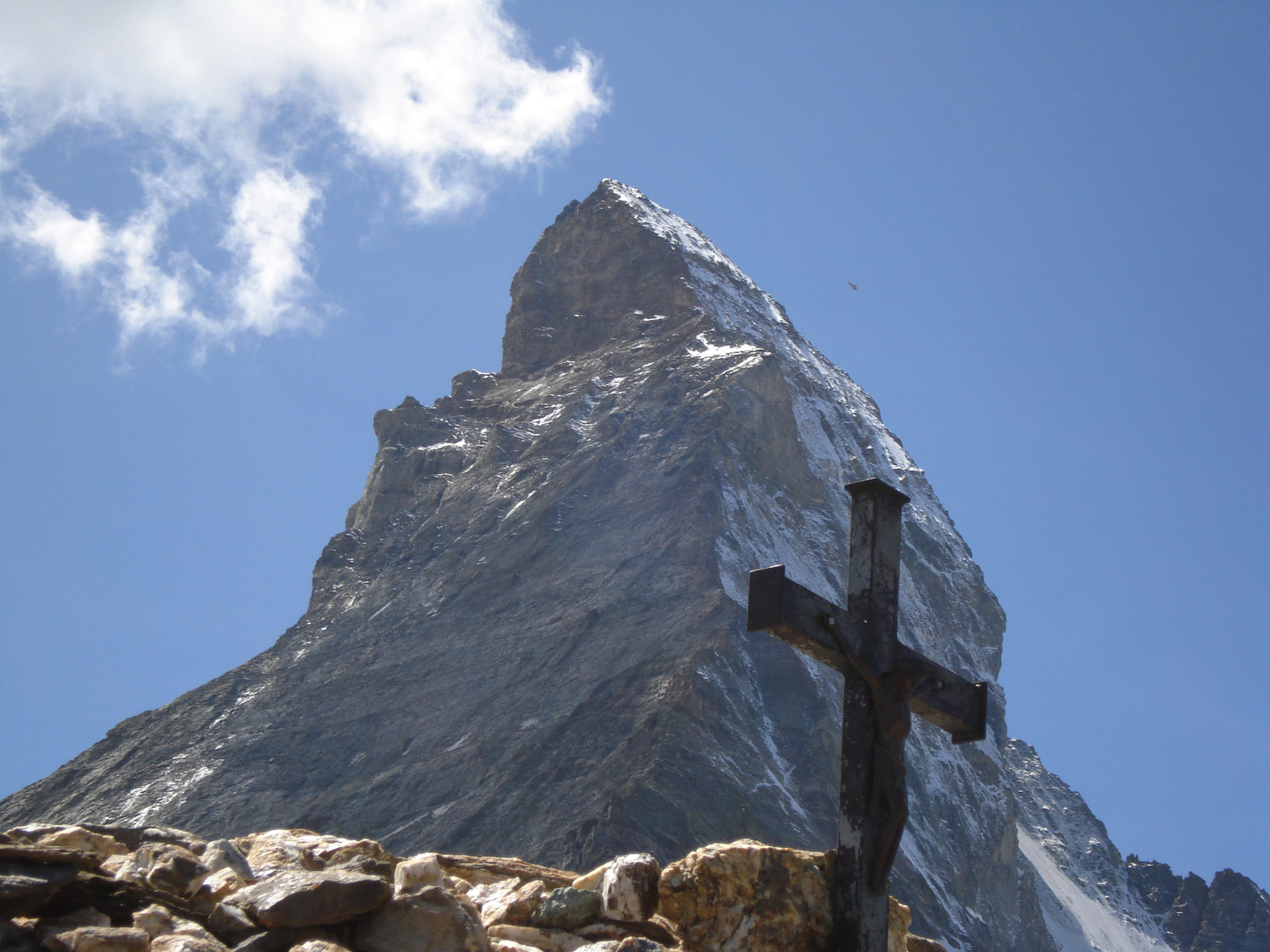 Lieu ou l'alpiniste chrétien pose sa pierre au retour du Cervin