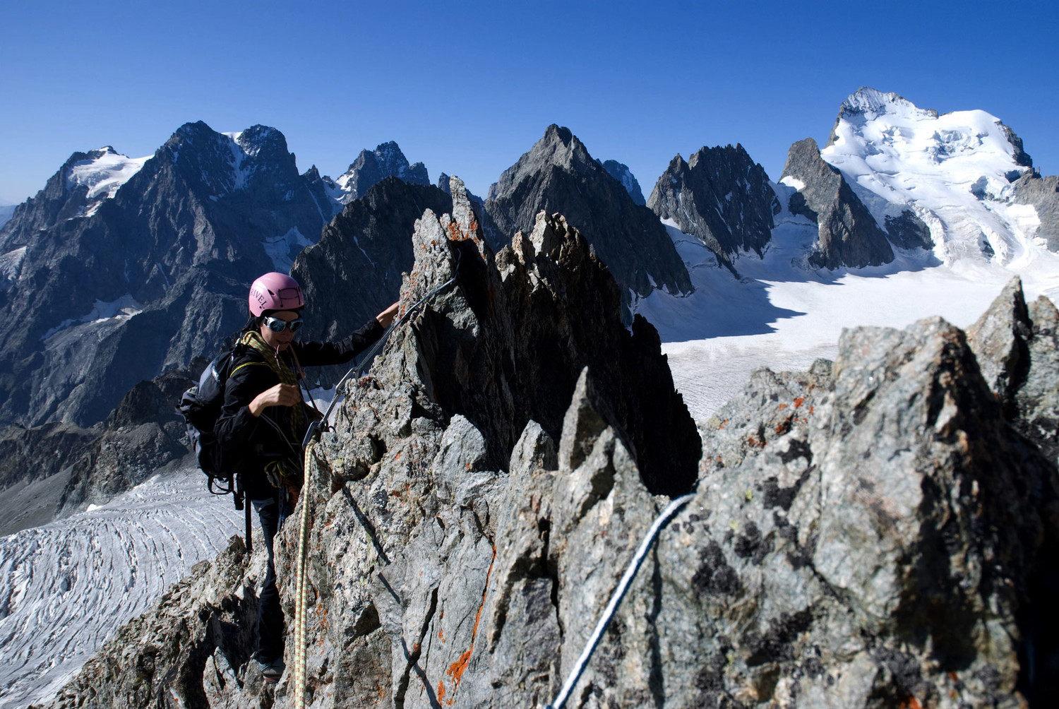 Sur le fil de l'arête avec une vue imprenable