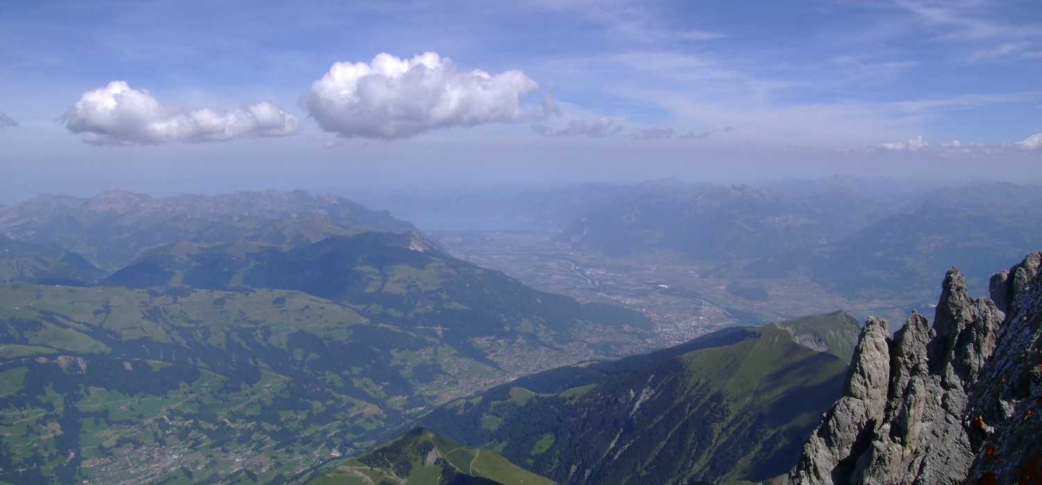 Sommet de la Haute Cime (Dents du Midi): vue sur la vallée du Rhône et le Lac Léman
