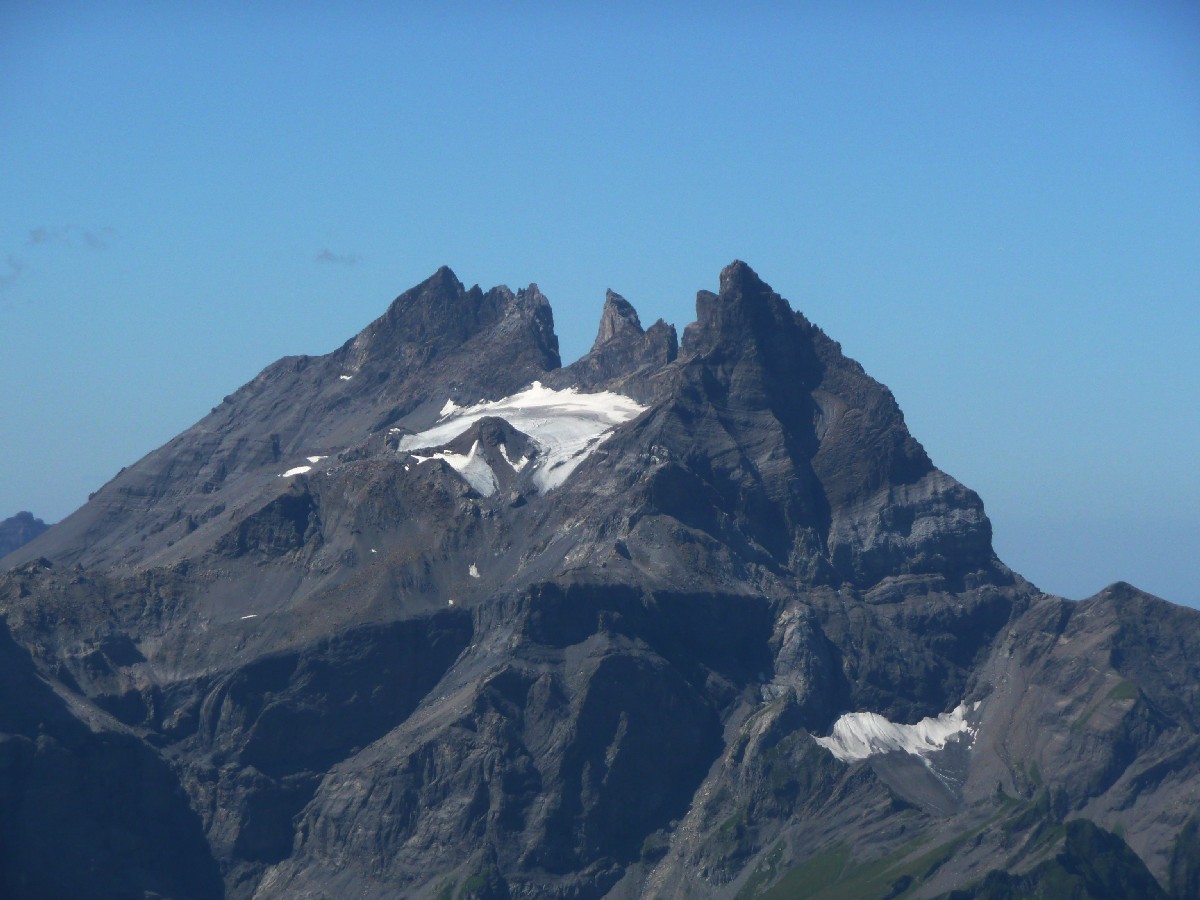 Vue sur la Cime de l'Est depuis la Forteresse du Vide