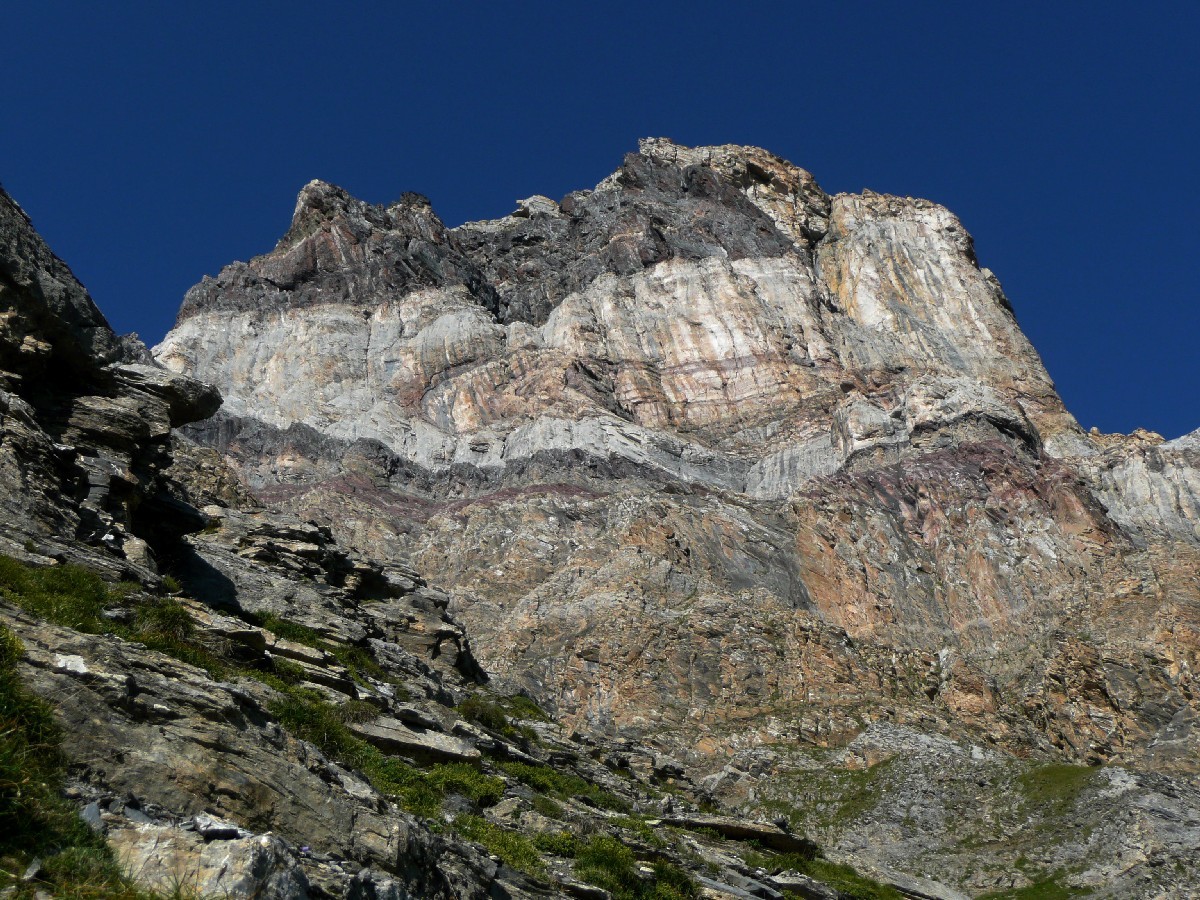 Petite Dent de Morcles, la Forteresse du Vide se déroule en gros sur la moitié D de la paroi