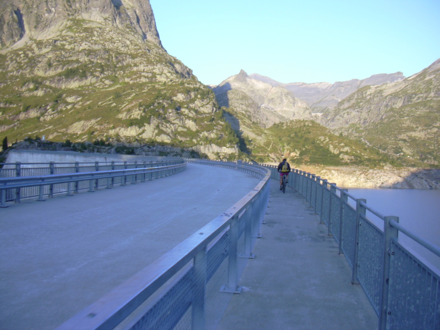vélo sur le barrage