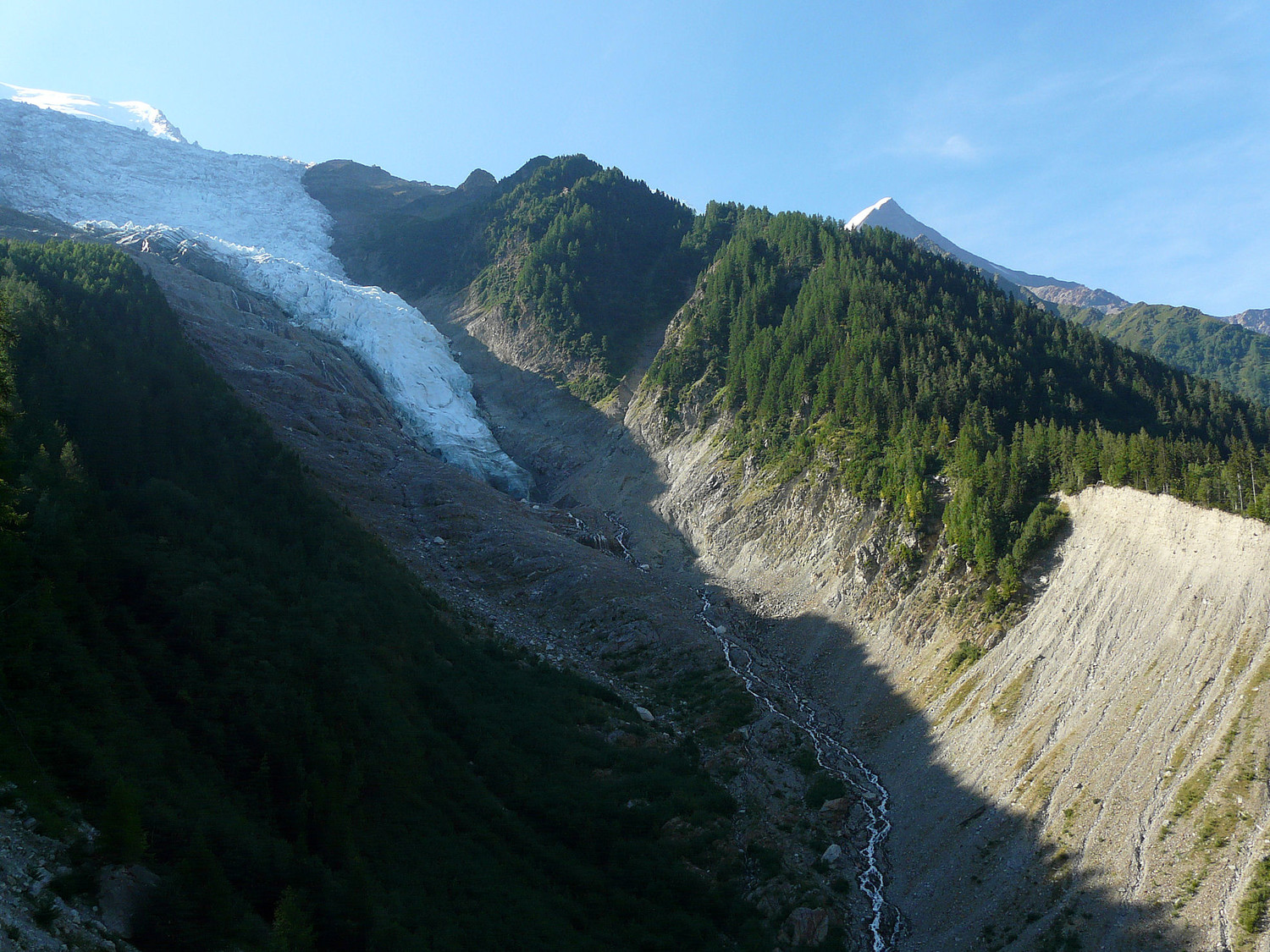 Le glacier des Bossons n'en finit pas de reculer