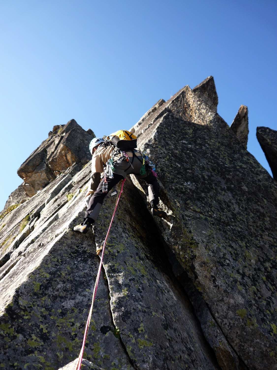 Chéri-chéri attaque dans la "mauvaise" fissure de la Dalle du Colonel