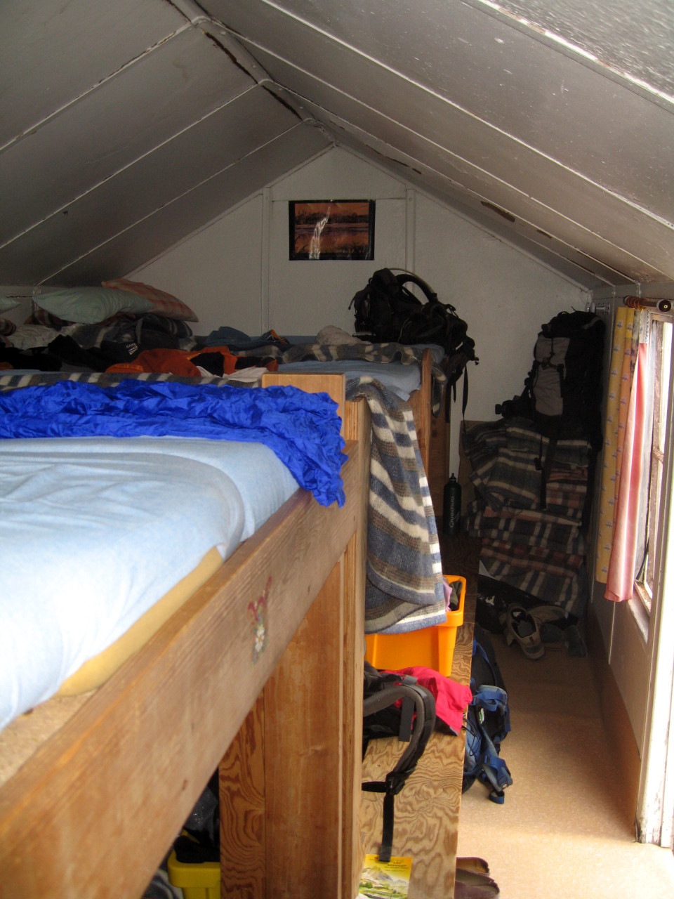 The dormitory of the Pavé hut